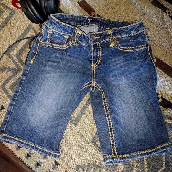 Short - Picture 2 of 2